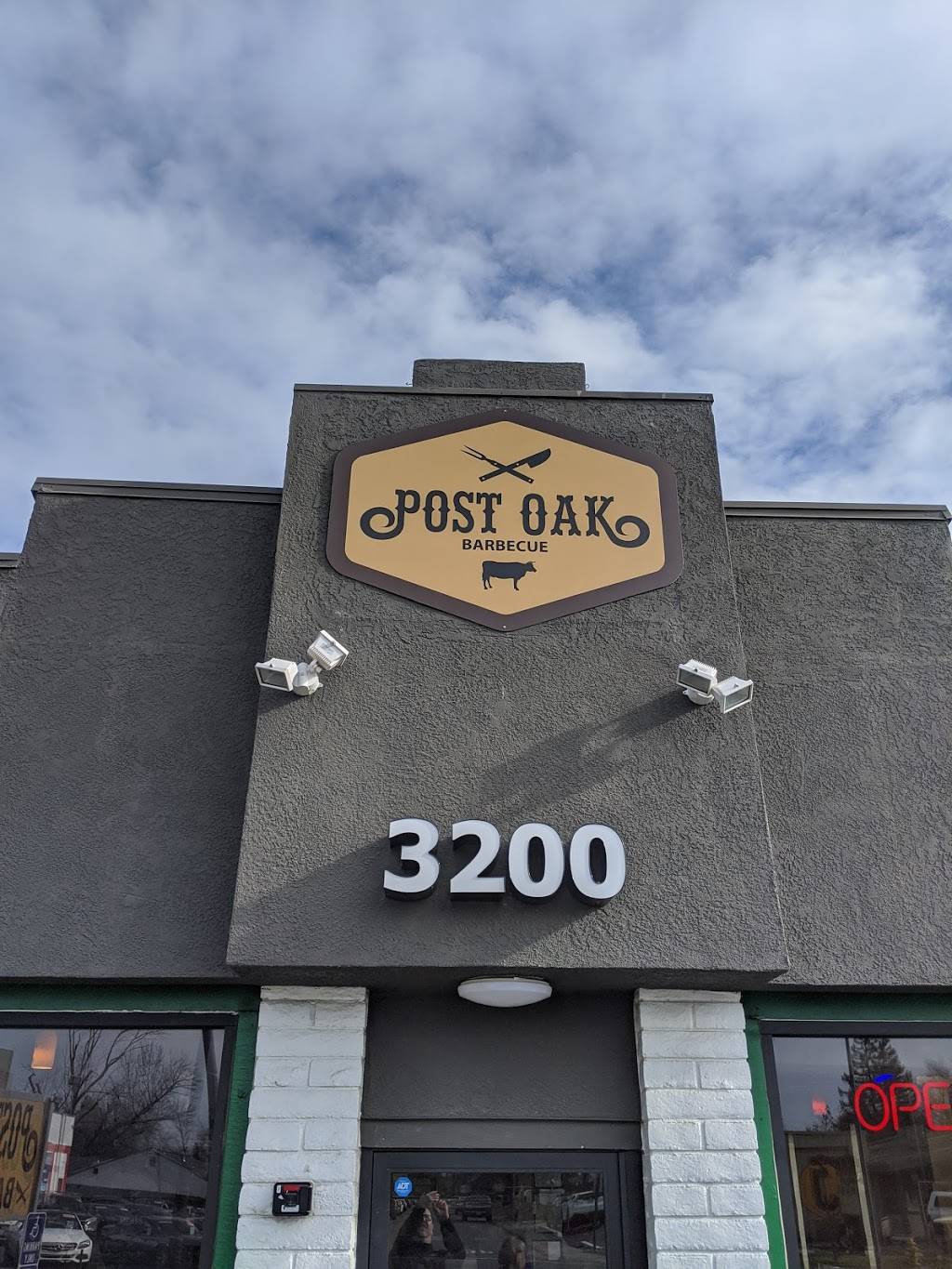 Post Oak Barbecue | restaurant | 3200 Fulton Ave, Sacramento, CA 95821, USA | 9164832090 OR +1 916-483-2090