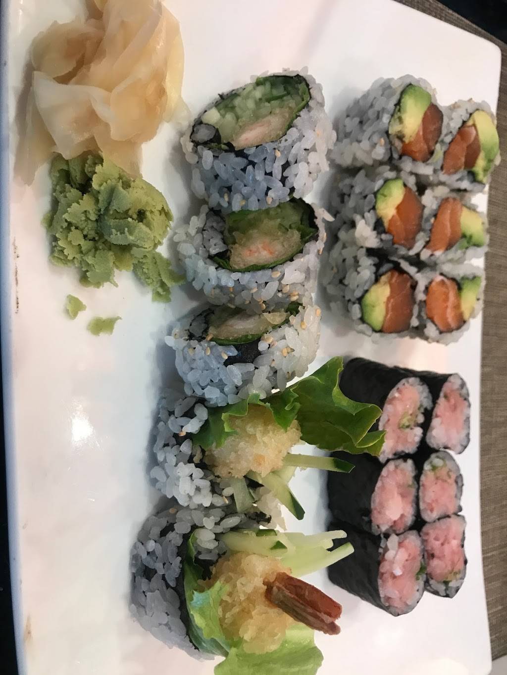 Aki Sushi | restaurant | 1531 York Ave, New York, NY 10028, USA | 2126288885 OR +1 212-628-8885