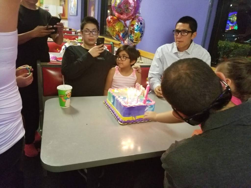 Buenavista Bakery & Cafe | restaurant | 17743 Saticoy St, Reseda, CA 91335, USA | 8183430663 OR +1 818-343-0663