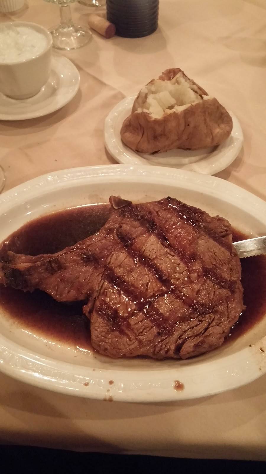 Toms Steak House | restaurant | 1901 W North Ave, Melrose Park, IL 60160, USA | 7083452766 OR +1 708-345-2766