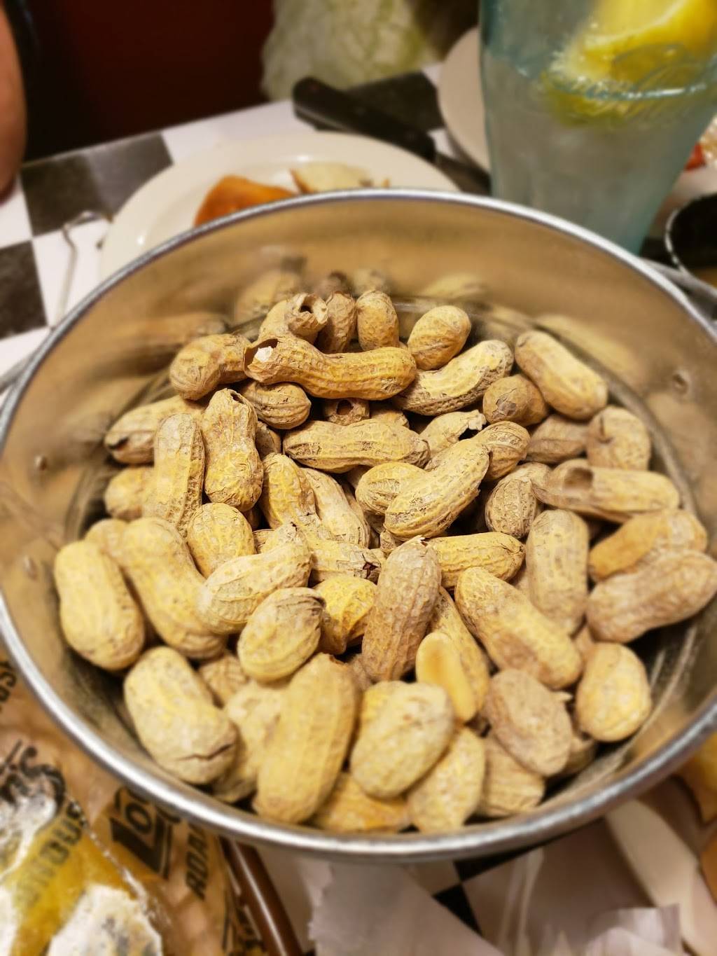 Logans Roadhouse | restaurant | 1715 Gallatin Pike N, Madison, TN 37115, USA | 6158609220 OR +1 615-860-9220