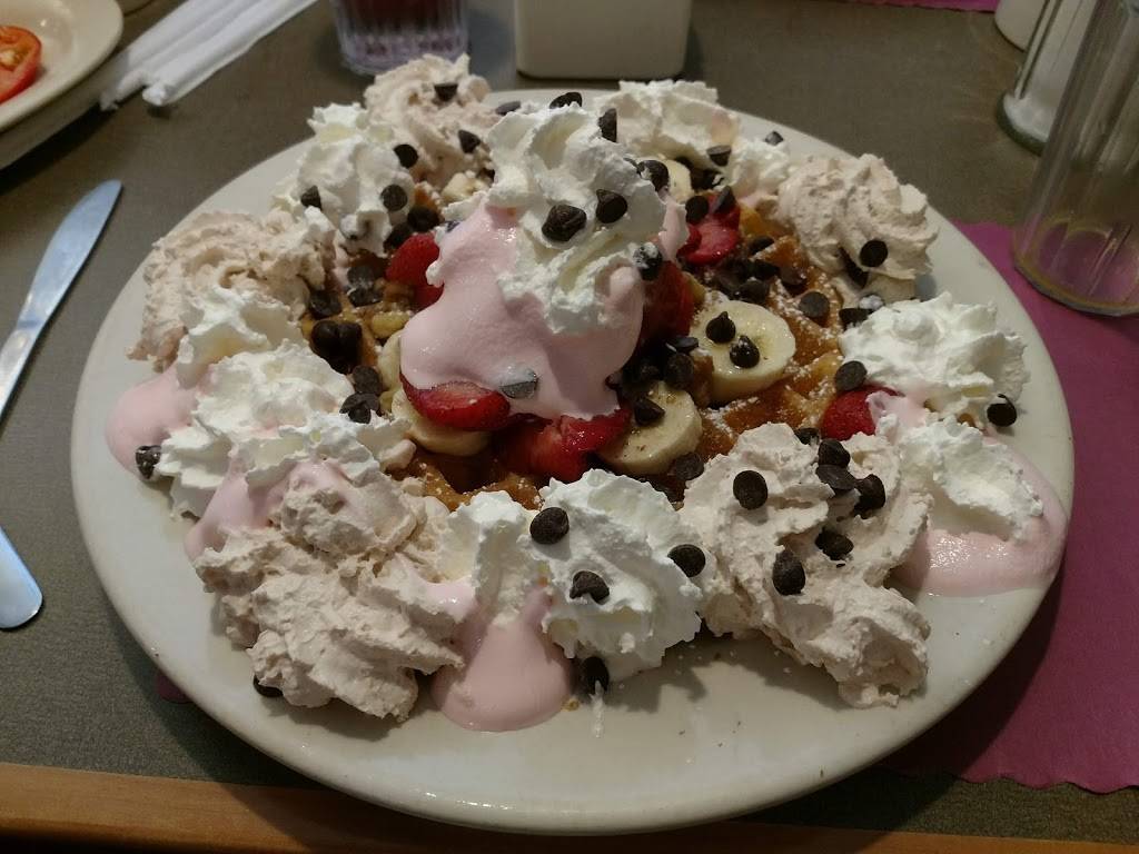 The Commons Neighborhood Eatery | cafe | 20 Central St, Foxborough, MA 02035, USA | 5085434432 OR +1 508-543-4432