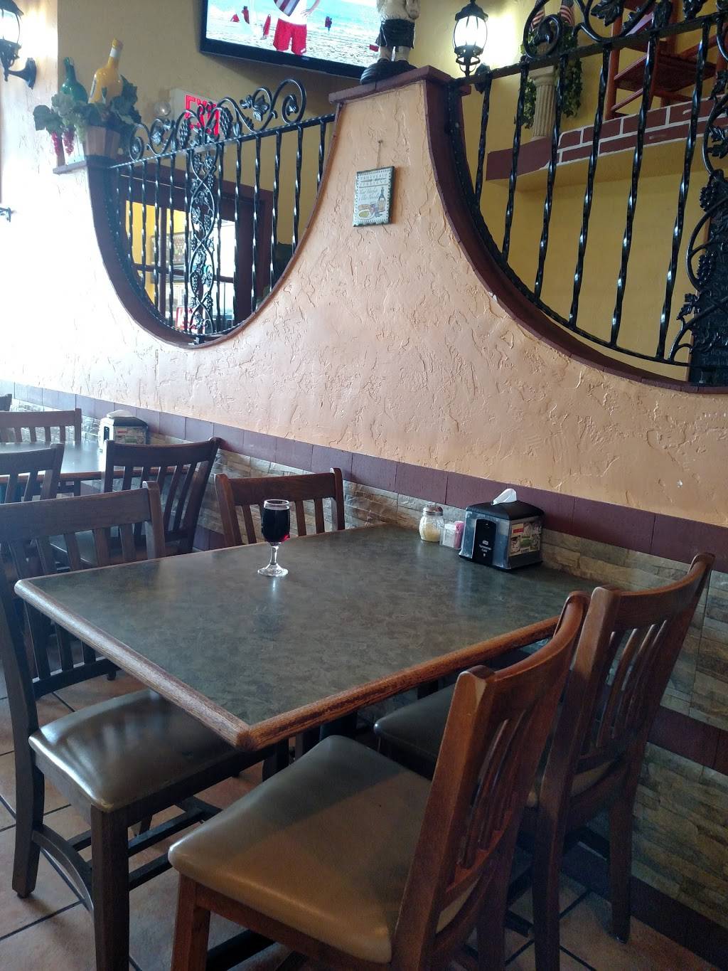 Carusos Bistro | restaurant | Shopping Center, 264 Dove Run Centre Dr, Middletown, DE 19709, USA | 3024490000 OR +1 302-449-0000