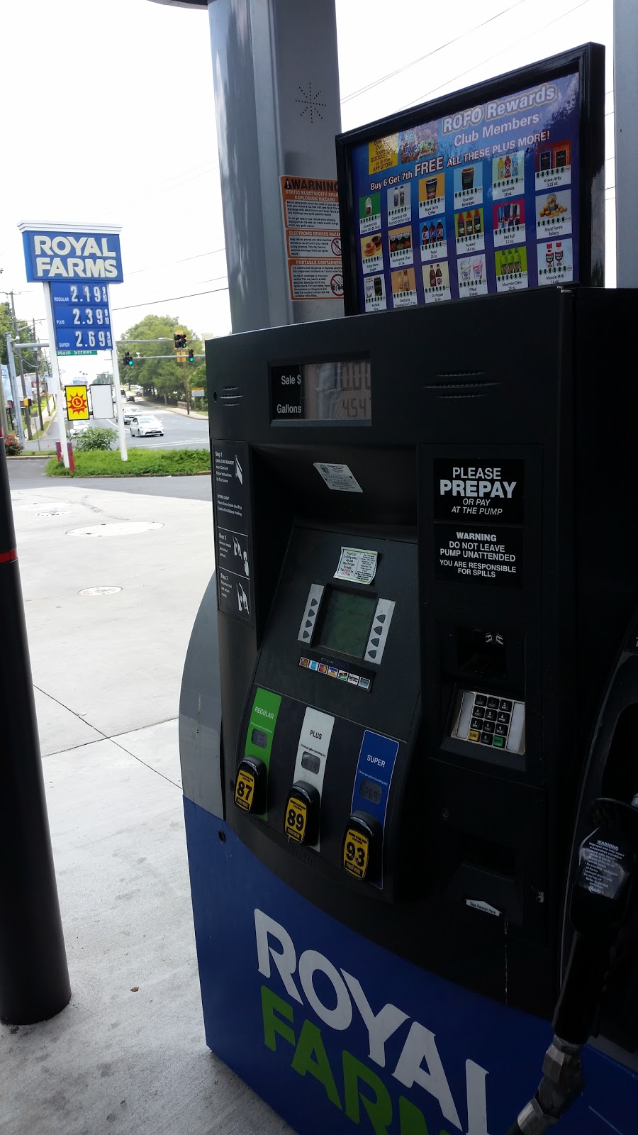 Royal Farms | meal takeaway | 101 N Salisbury Blvd, Salisbury, MD 21801, USA | 4107095105 OR +1 410-709-5105