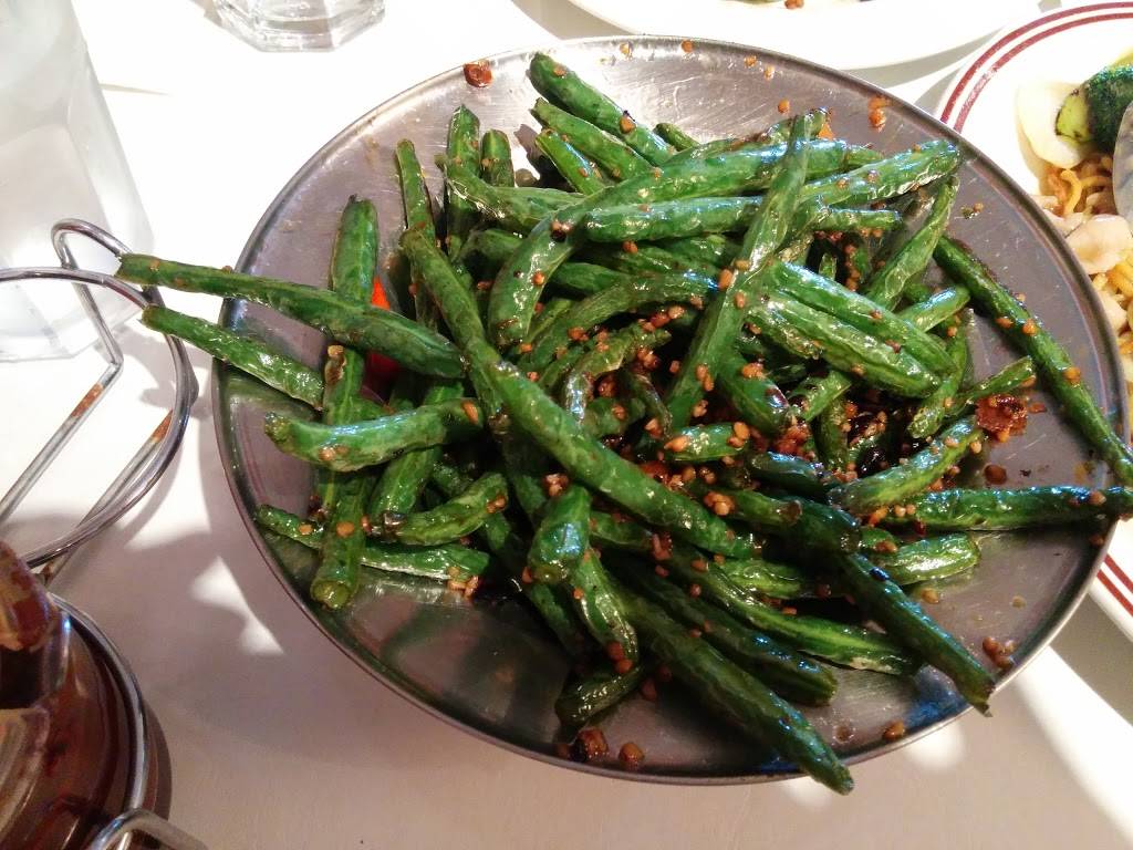 Chung Moi Chinese Restaurant | restaurant | 2412 Eglinton Ave E, Scarborough, ON M1K 2P3, Canada | 4167555293 OR +1 416-755-5293