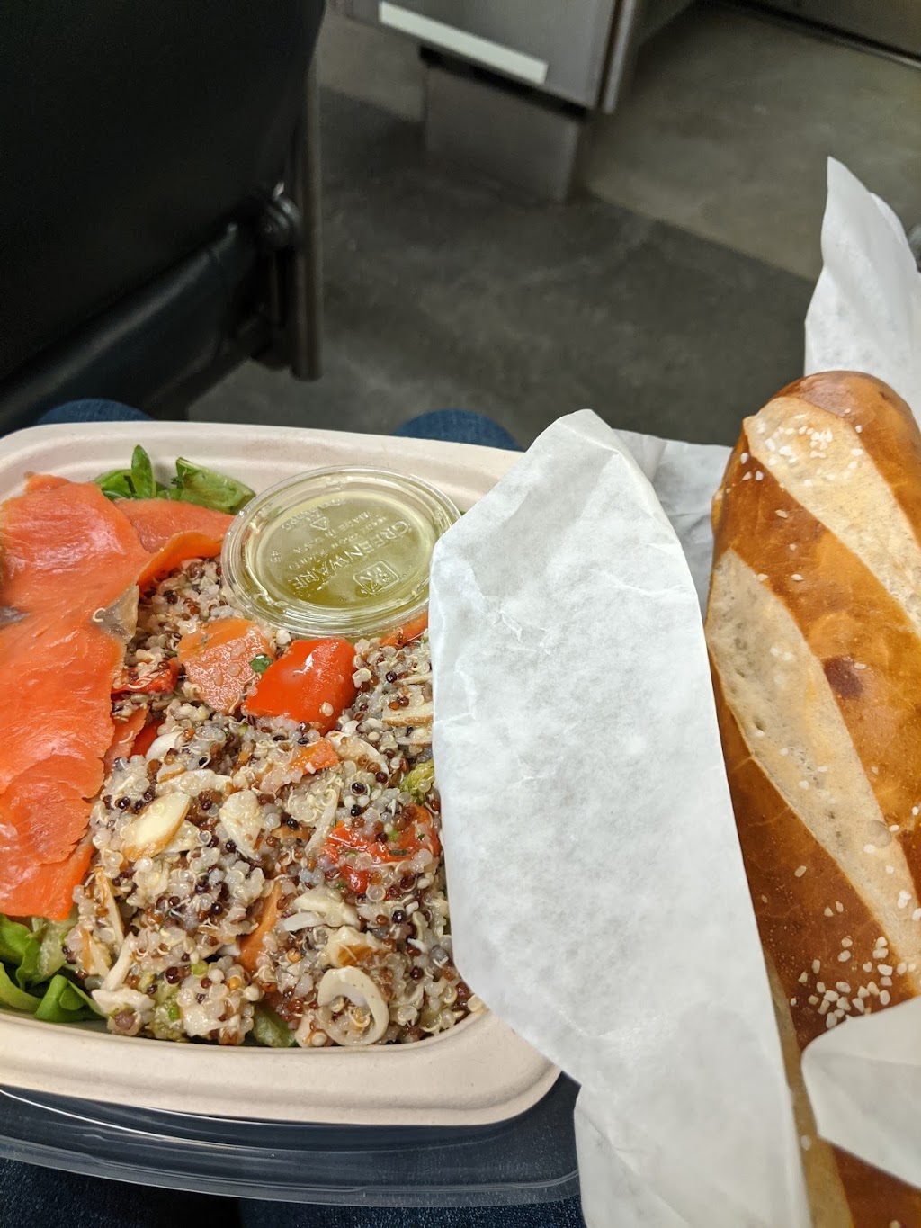 Hannahs Bretzel | meal delivery | 107 S Franklin St, Chicago, IL 60606, USA | 3126211111 OR +1 312-621-1111