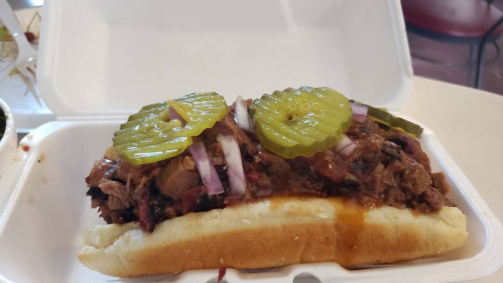 Bowlegged B.B.Q | restaurant | 4255 Market St, San Diego, CA 92102, USA | 6193017105 OR +1 619-301-7105