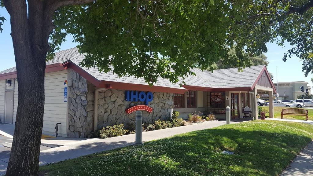 IHOP | bakery | 765 E Calaveras Blvd, Milpitas, CA 95035, USA | 4089428887 OR +1 408-942-8887