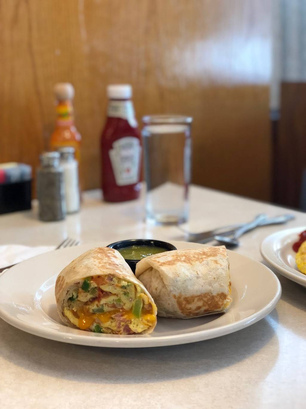 Brothers Restaurant | restaurant | 5704, 3000 W Belmont Ave, Chicago, IL 60618, USA | 7734633310 OR +1 773-463-3310