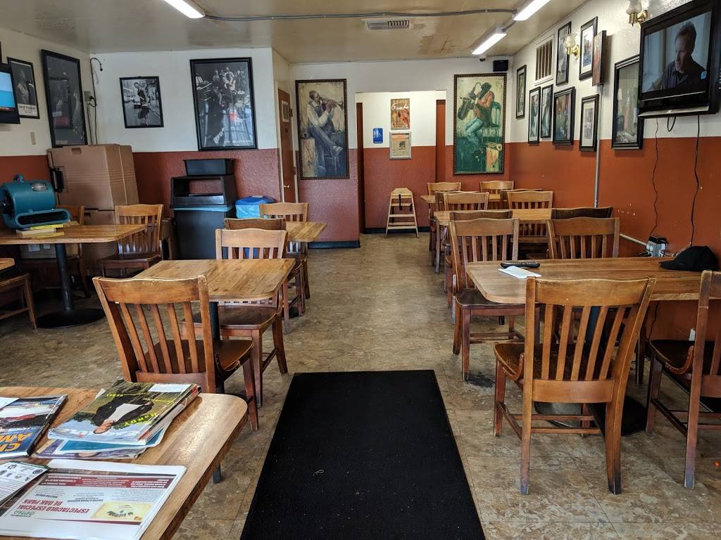 T & R Taste of Texas Barbeque | restaurant | 3621 Broadway, Sacramento, CA 95817, USA | 9167391669 OR +1 916-739-1669