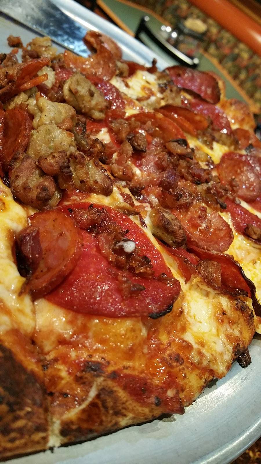 Round Table Pizza | meal delivery | 14898 Dale Evans Pkwy Ste 200, Apple Valley, CA 92307, USA | 7609619867 OR +1 760-961-9867