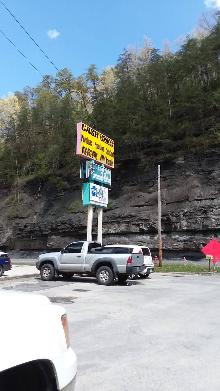 Showtime Pizza And Tanning | restaurant | 860 KY-15, Jackson, KY 41339, USA | 6066667444 OR +1 606-666-7444