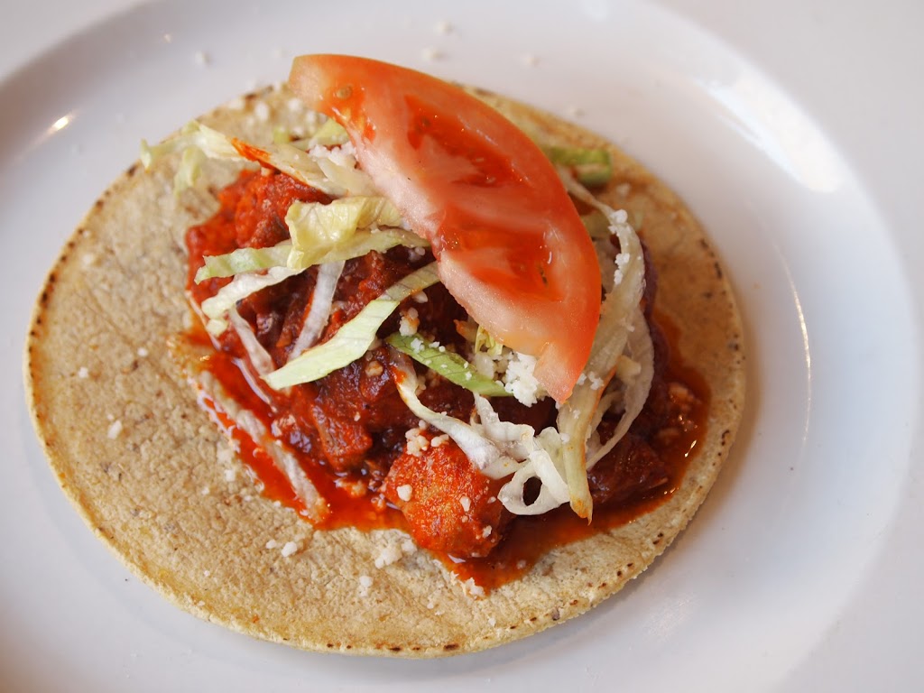 Taco E | restaurant | 752 W 33rd St, Chicago, IL 60616, USA | 3125794460 OR +1 312-579-4460