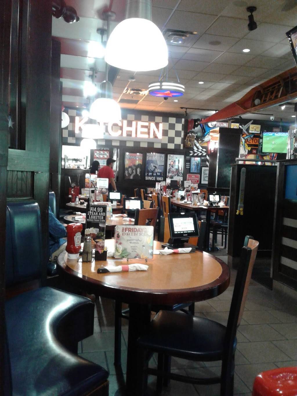 TGI Fridays | restaurant | 1725 S Alameda St, Compton, CA 90220, USA | 3107639830 OR +1 310-763-9830