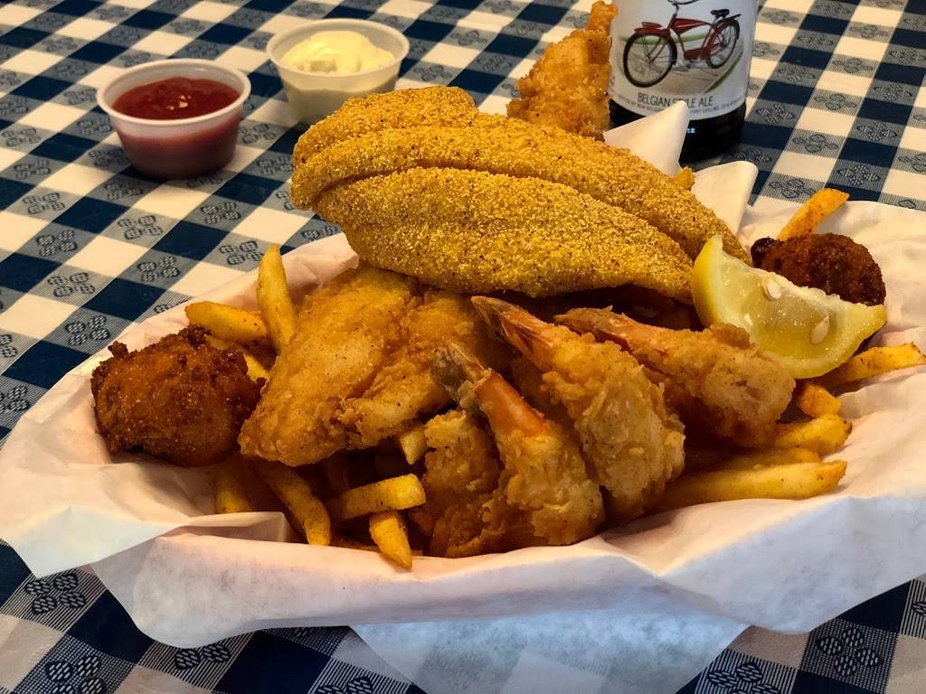 The Catch & The Wedge | restaurant | 2320 S Air Depot Blvd, Midwest City, OK 73110, USA | 4059313826 OR +1 405-931-3826