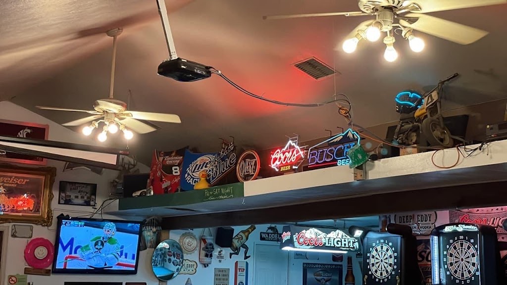 Frednecks Saloon and Beanery | restaurant | 130 W Emma St, Rockford, WA 99030, USA | 5092913880 OR +1 509-291-3880