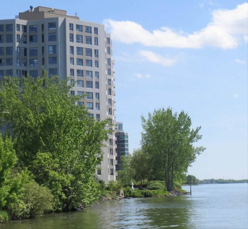 Condominium LEsplanade | restaurant | 8050 Bd du St Laurent, Brossard, QC J4X 2P1, Canada | 4506720099 OR +1 450-672-0099