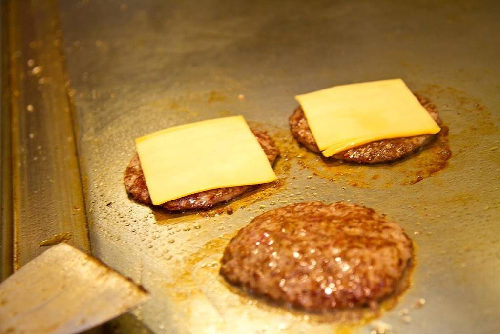 Billy Goat Tavern (at The Mart) | restaurant | 222 W Merchandise Mart Plaza Fc-2, Chicago, IL 60654, USA | 3124641045 OR +1 312-464-1045