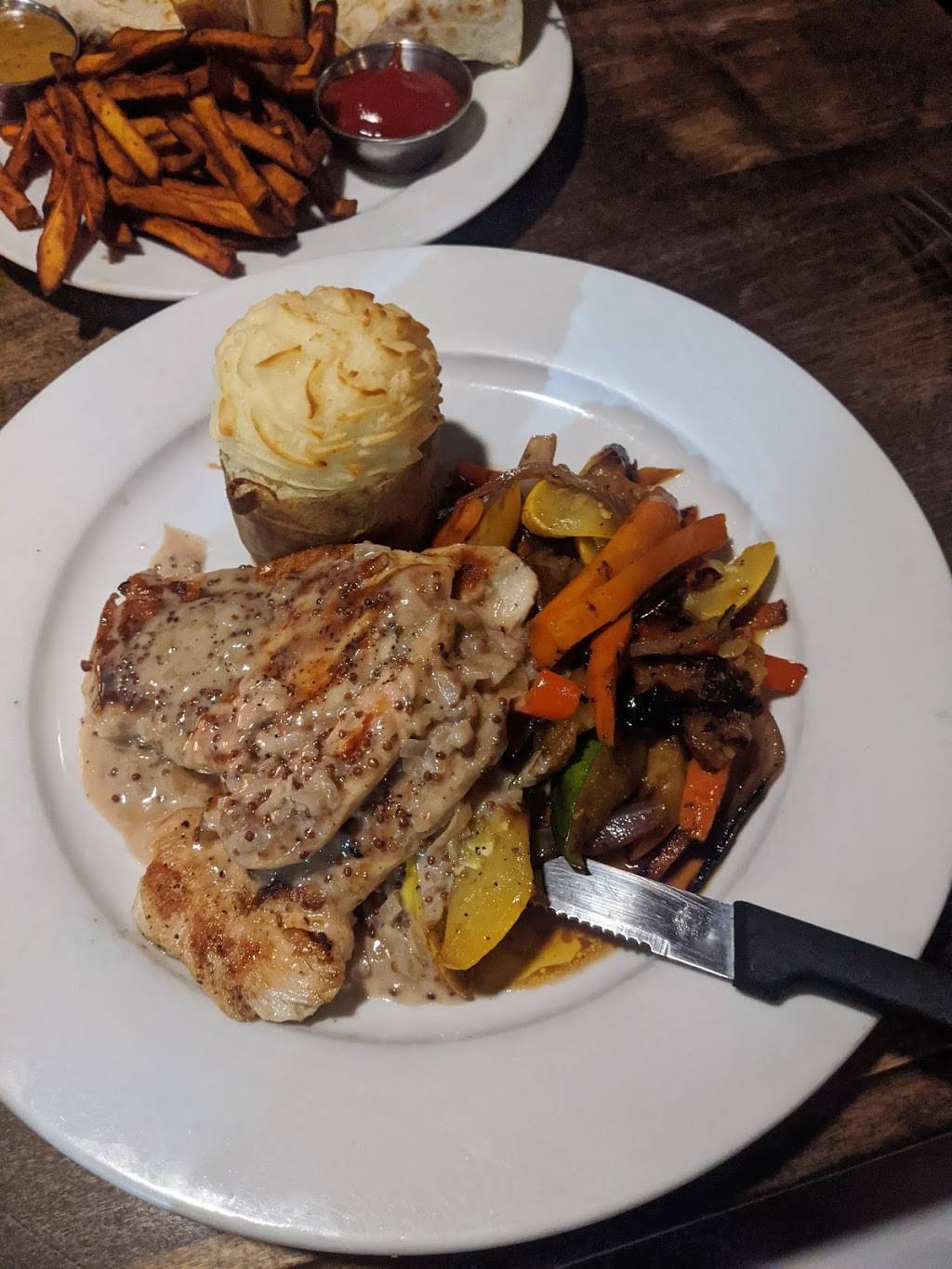 Race Street Cafe | restaurant | 208 Race St, Philadelphia, PA 19106, USA | 2156276181 OR +1 215-627-6181