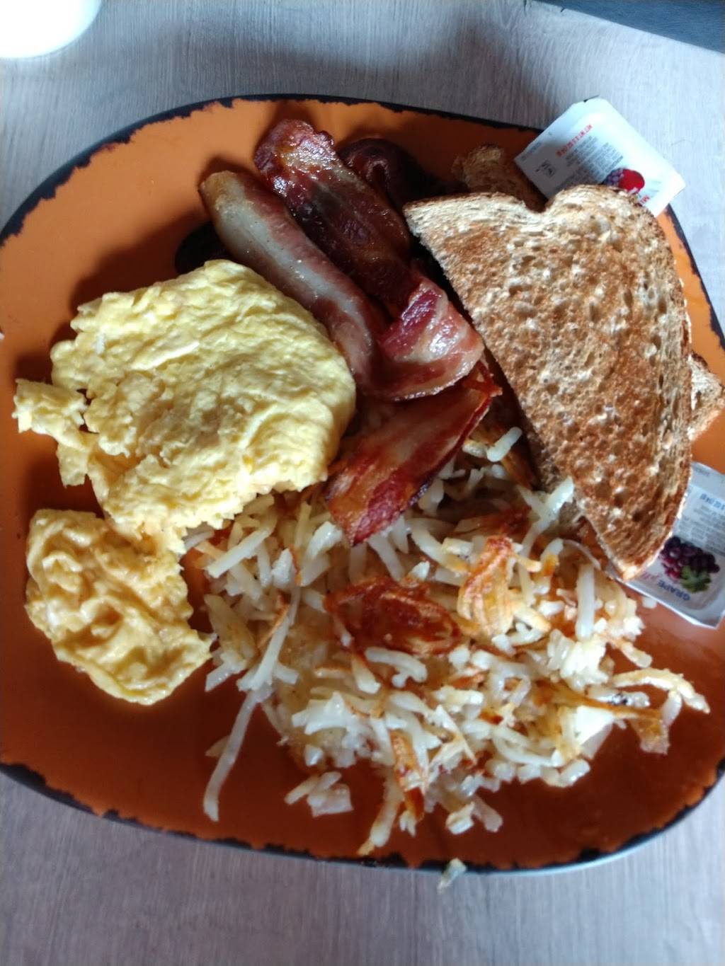 Cracked Pepper | bakery | 1108 W Glen Ave, Peoria, IL 61614, USA | 3098392204 OR +1 309-839-2204