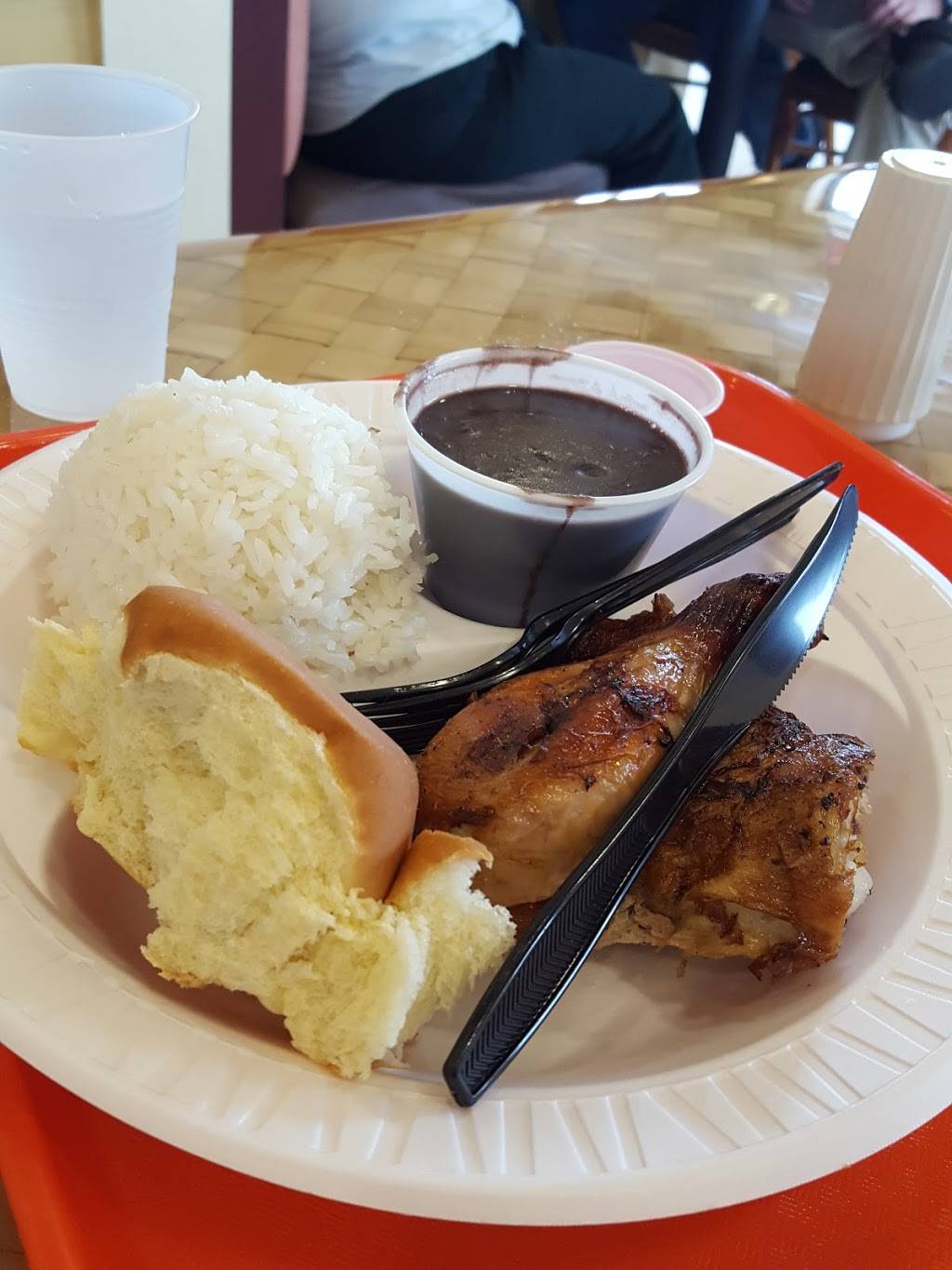 Pollo Tropical | restaurant | 7090 Coral Way, Miami, FL 33155, USA | 3052616021 OR +1 305-261-6021