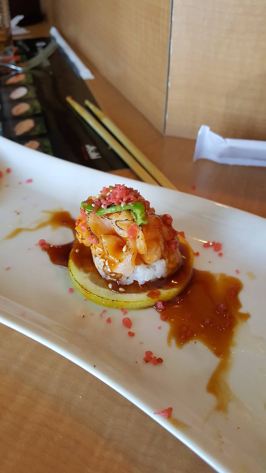 Makoto Sushi | restaurant | 2301 N Zaragoza Rd #209, El Paso, TX 79938, USA | 9153040345 OR +1 915-304-0345