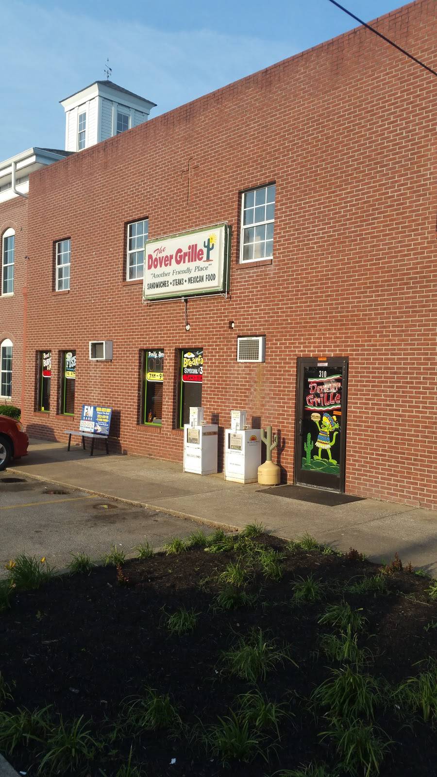 The Dover Grille | restaurant | 310 Donelson Pkwy, Dover, TN 37058, USA | 9312327919 OR +1 931-232-7919