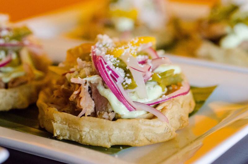 Ixcateco Grill | restaurant | 3402 W Montrose Ave, Chicago, IL 60618, USA | 7735395887 OR +1 773-539-5887