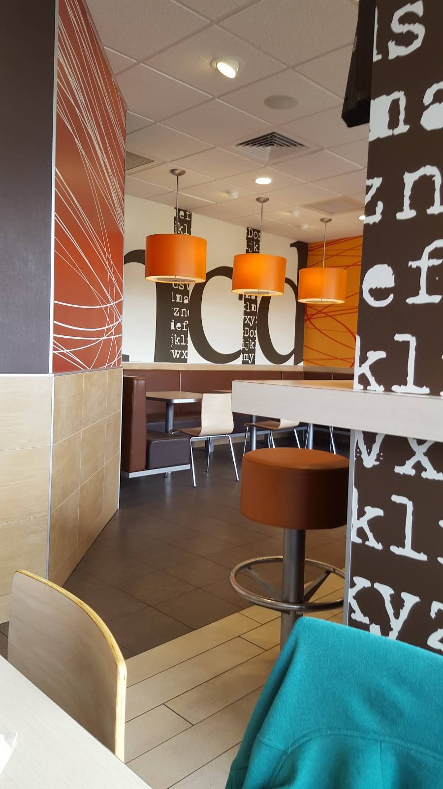 McDonalds | cafe | 1 1st Ave SE, Oelwein, IA 50662, USA | 3192833425 OR +1 319-283-3425
