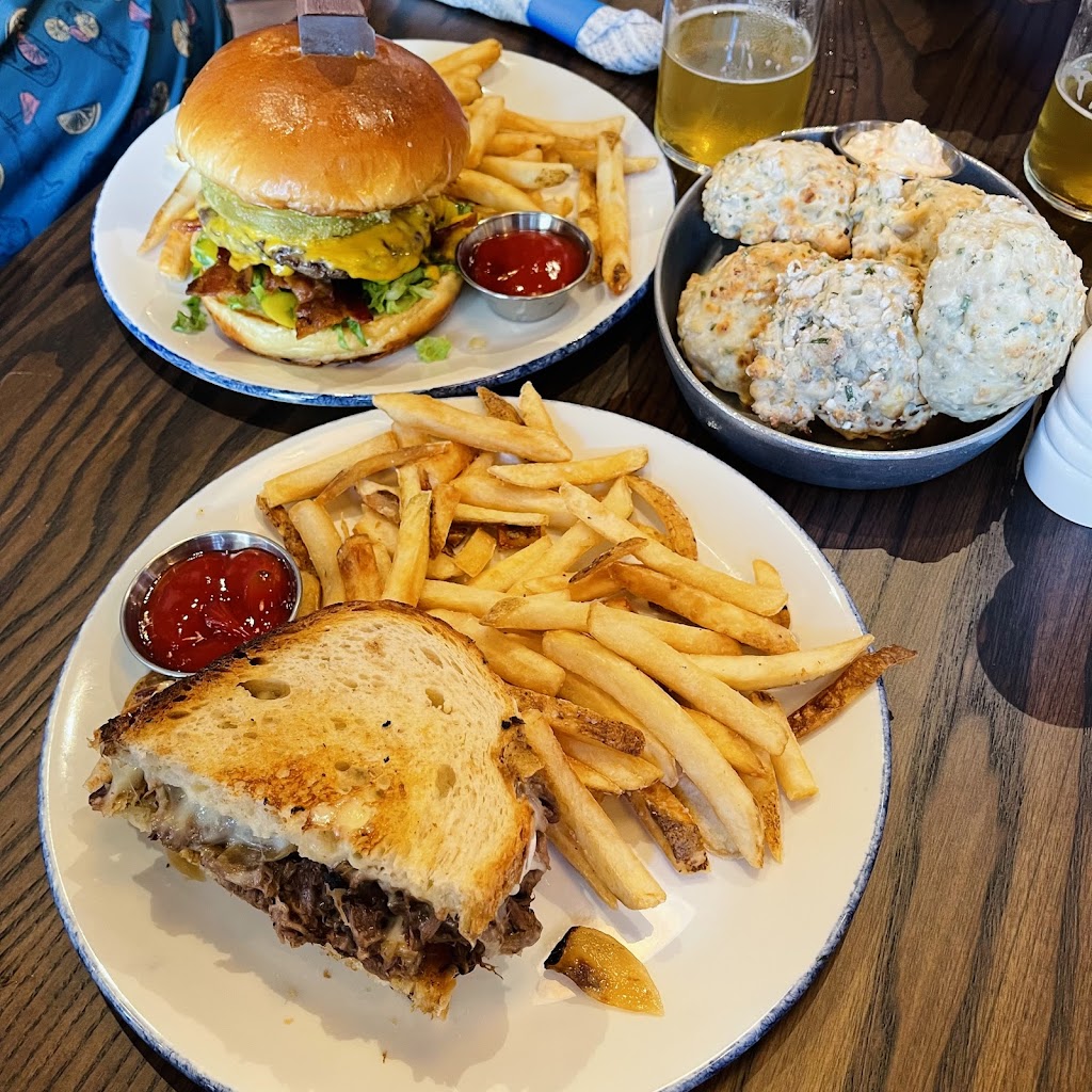 Chef Art Smith’s Reunion | restaurant | 600 E Grand Ave, Chicago, IL 60611, USA | 3122241415 OR +1 312-224-1415