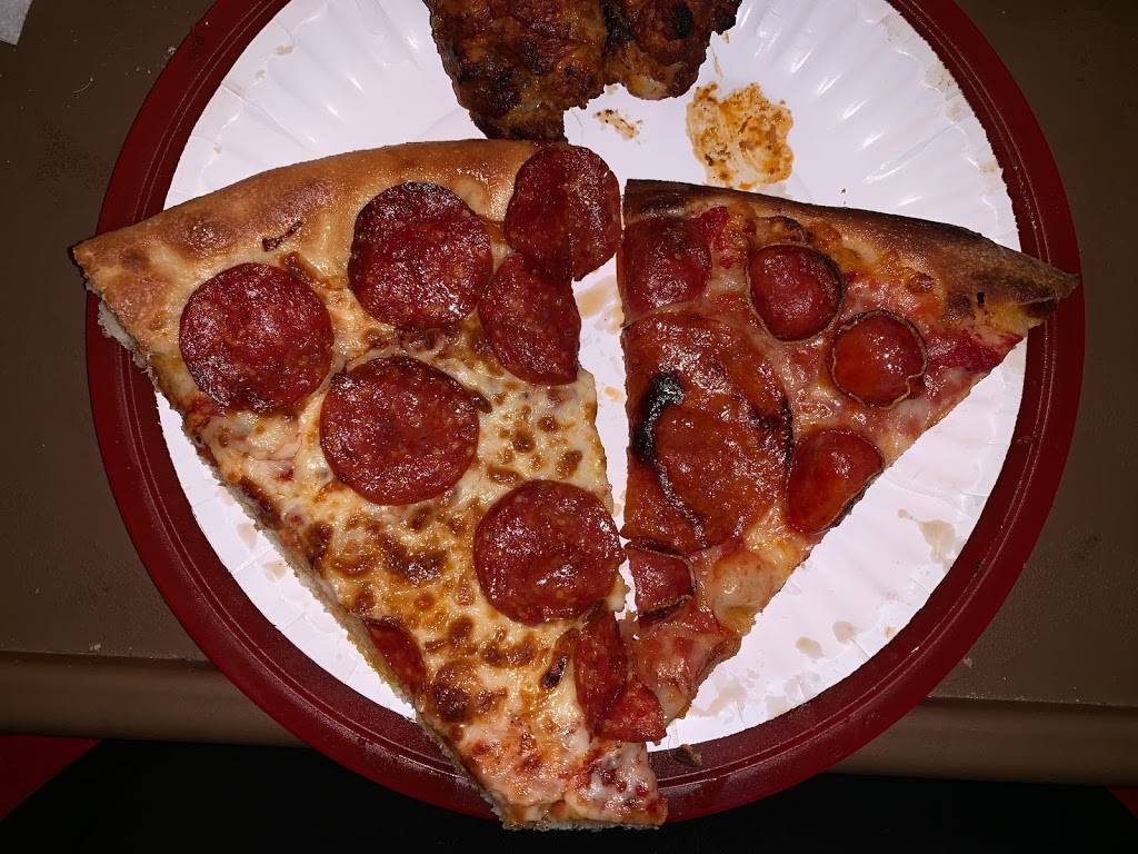 Novellas Pizza | restaurant | 56849 Grand River Ave, New Hudson, MI 48165, USA | 2486173371 OR +1 248-617-3371