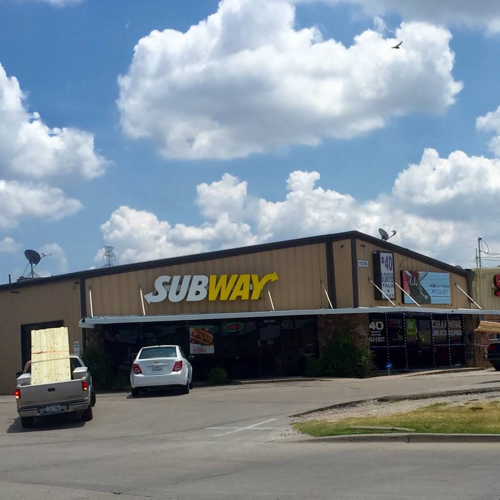 Subway | restaurant | 11076 Harry Hines Blvd, Dallas, TX 75229, USA | 9724842241 OR +1 972-484-2241