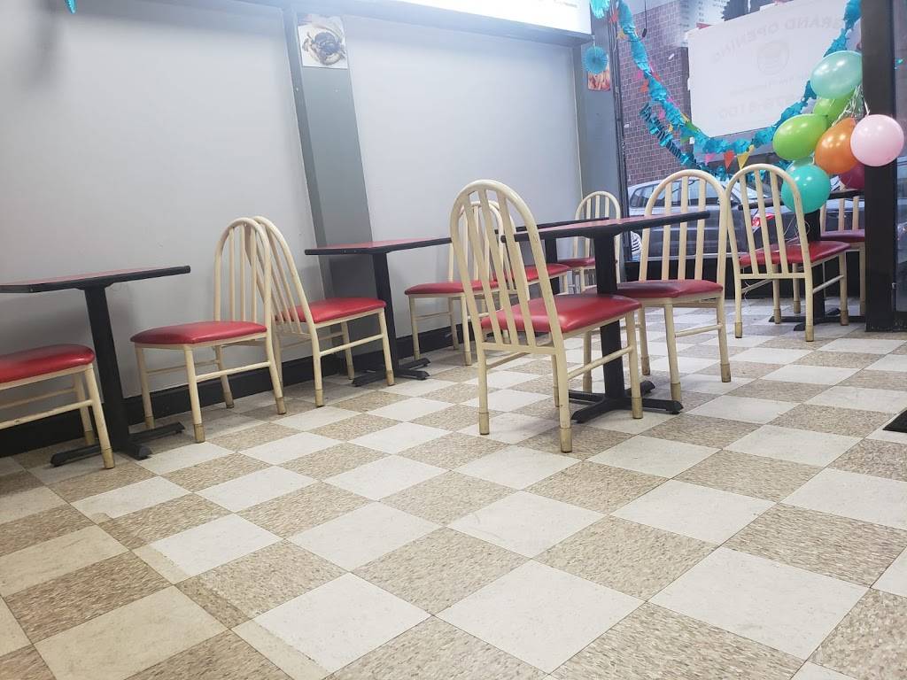 Blazing Burger N Wings | restaurant | 2407 W Lawrence Ave, Chicago, IL 60625, USA | 7738786100 OR +1 773-878-6100