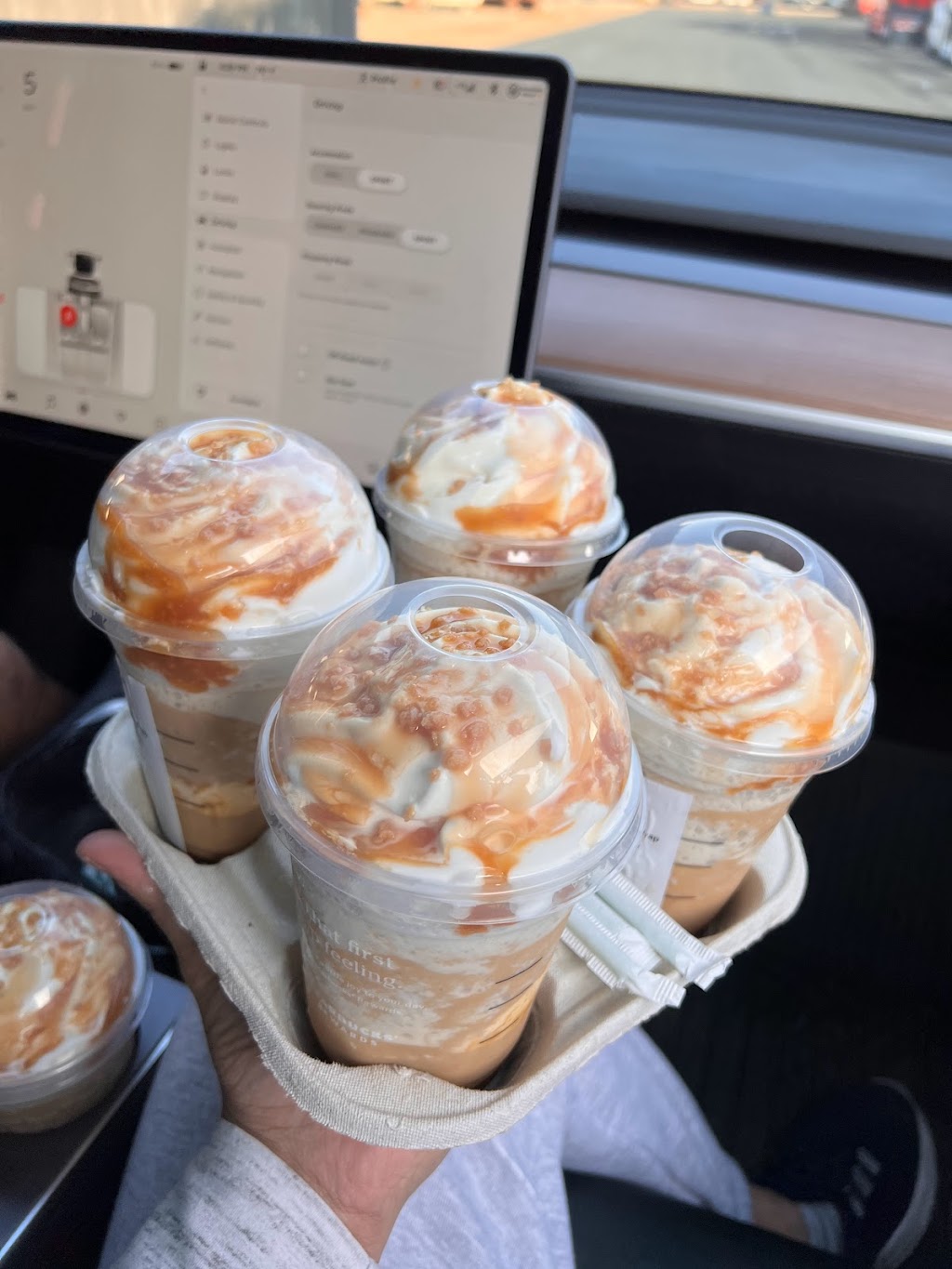 Starbucks | cafe | 1456 E North Ave #101, Fresno, CA 93725, USA | 5597460032 OR +1 559-746-0032