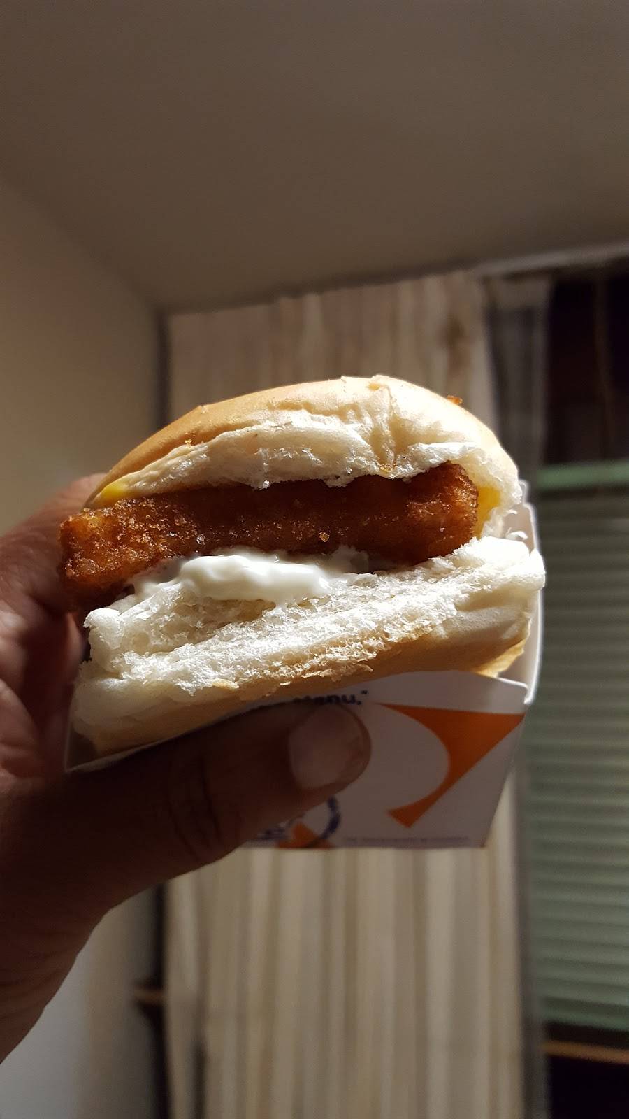 White Castle | restaurant | 17528 Hillside Avenue, Jamaica, NY 11432, USA | 7186576470 OR +1 718-657-6470