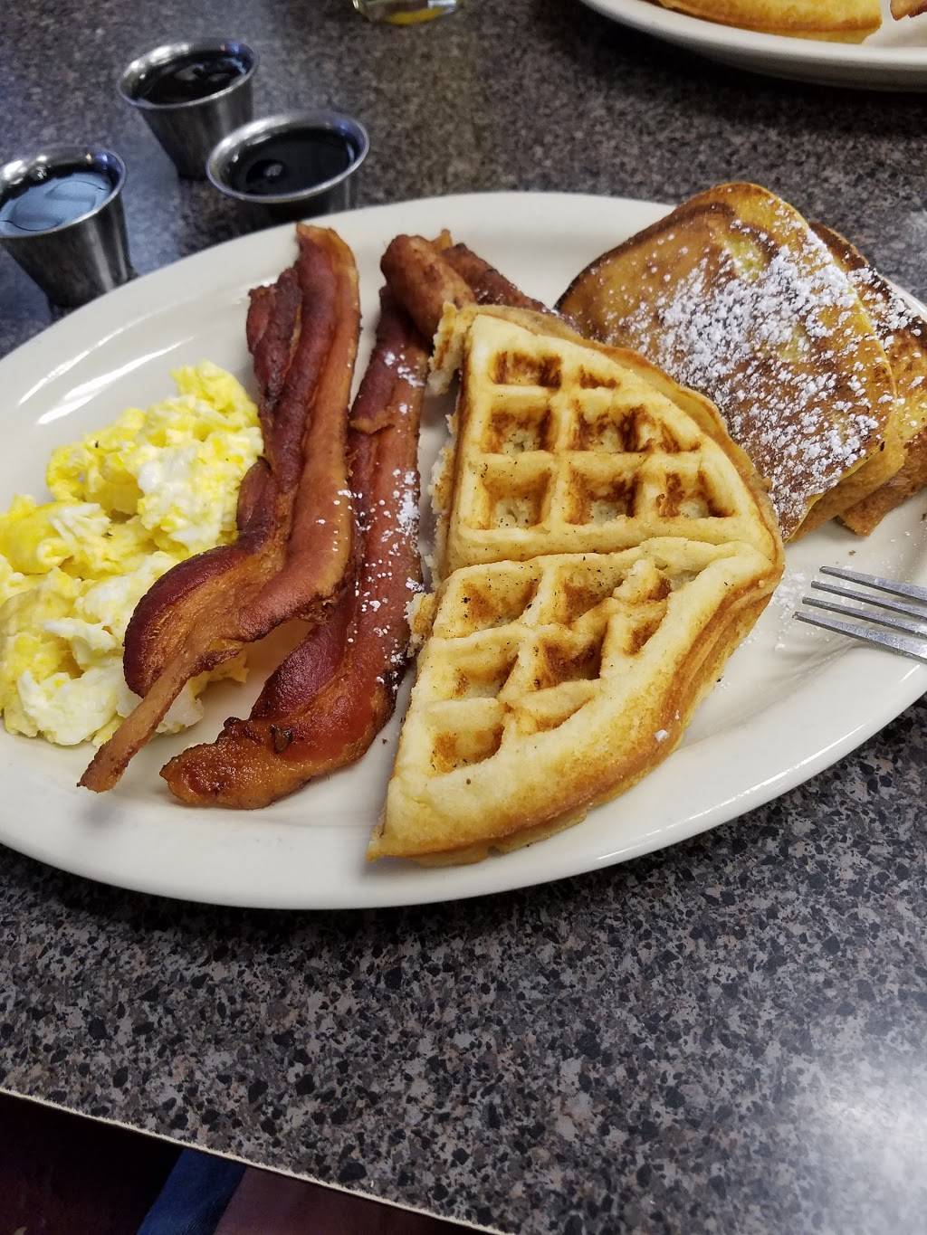 Kettle Restaurant | restaurant | 2502 Texas Ave, College Station, TX 77840, USA | 9797649271 OR +1 979-764-9271