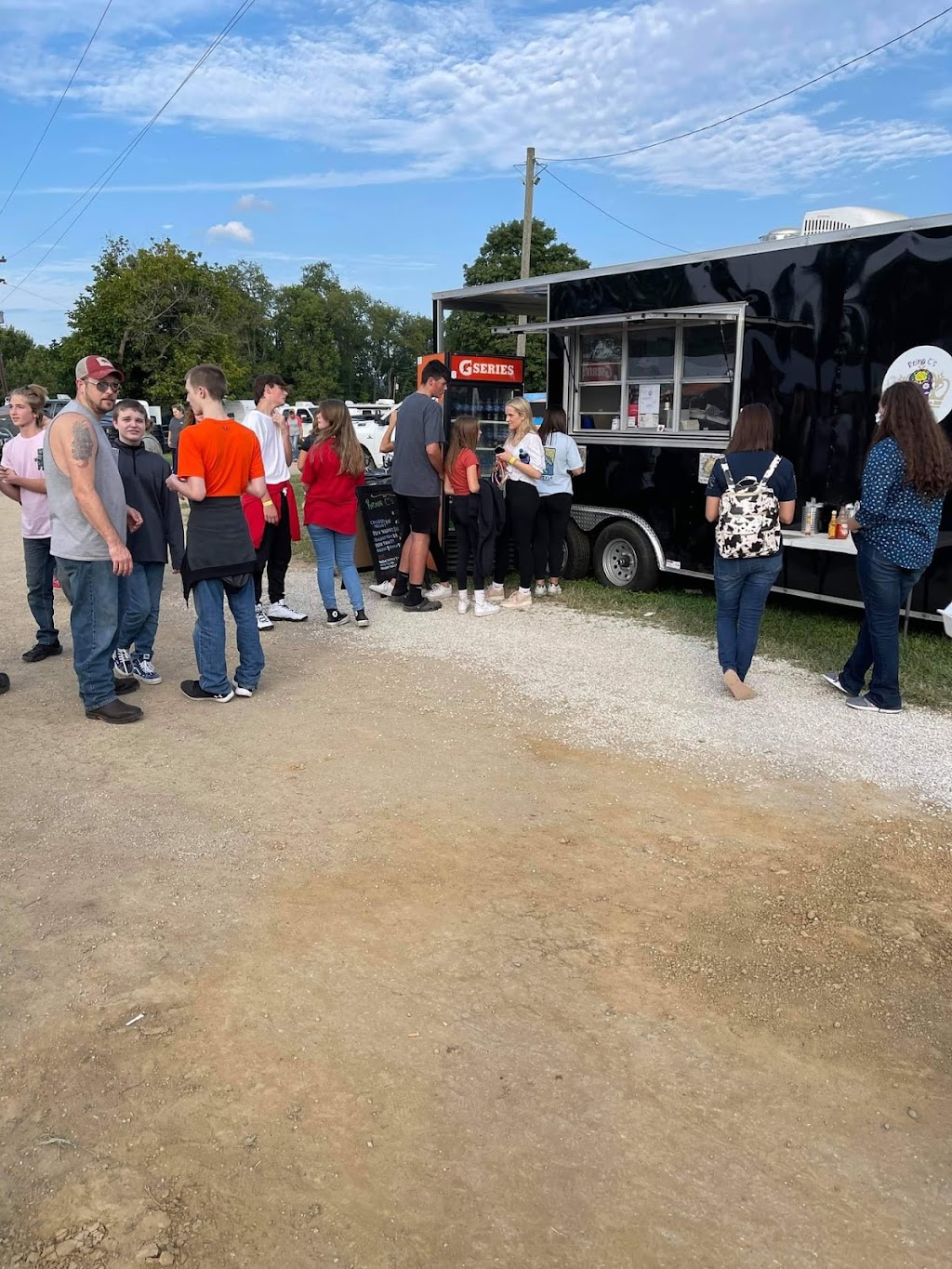 Reina Cs LLC | restaurant | 592 Lock Hollow, Argillite, KY 41121, USA | 6062259450 OR +1 606-225-9450