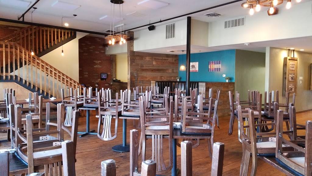 The Roost | restaurant | 526 Main St, Longmont, CO 80501, USA | 3038273380 OR +1 303-827-3380