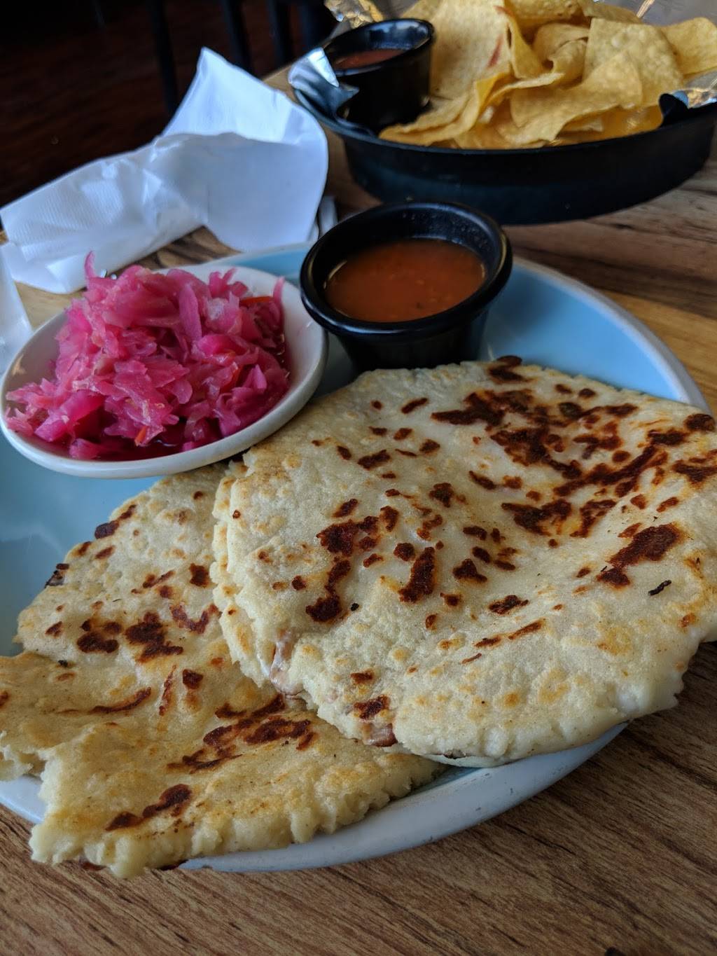 Las Tres Fronteras | restaurant | 7940 E 21st St, Tulsa, OK 74129, USA | 9189499358 OR +1 918-949-9358