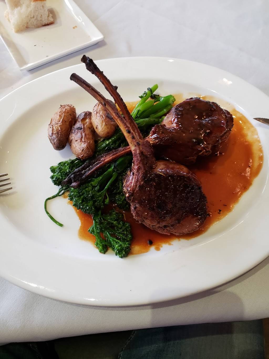 Volare | restaurant | 48992 Pontiac Trail, Wixom, MI 48393, USA | 2489607771 OR +1 248-960-7771