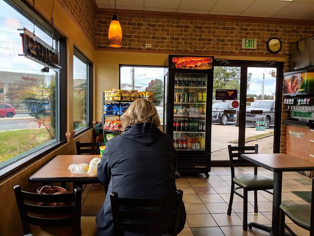 Subway | restaurant | 991 Forest St, Dover, DE 19904, USA | 3027247767 OR +1 302-724-7767