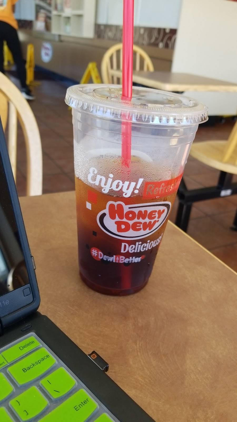 Honey Dew Donuts | bakery | 460 Allens Ave, Providence, RI 02905, USA | 4014903833 OR +1 401-490-3833