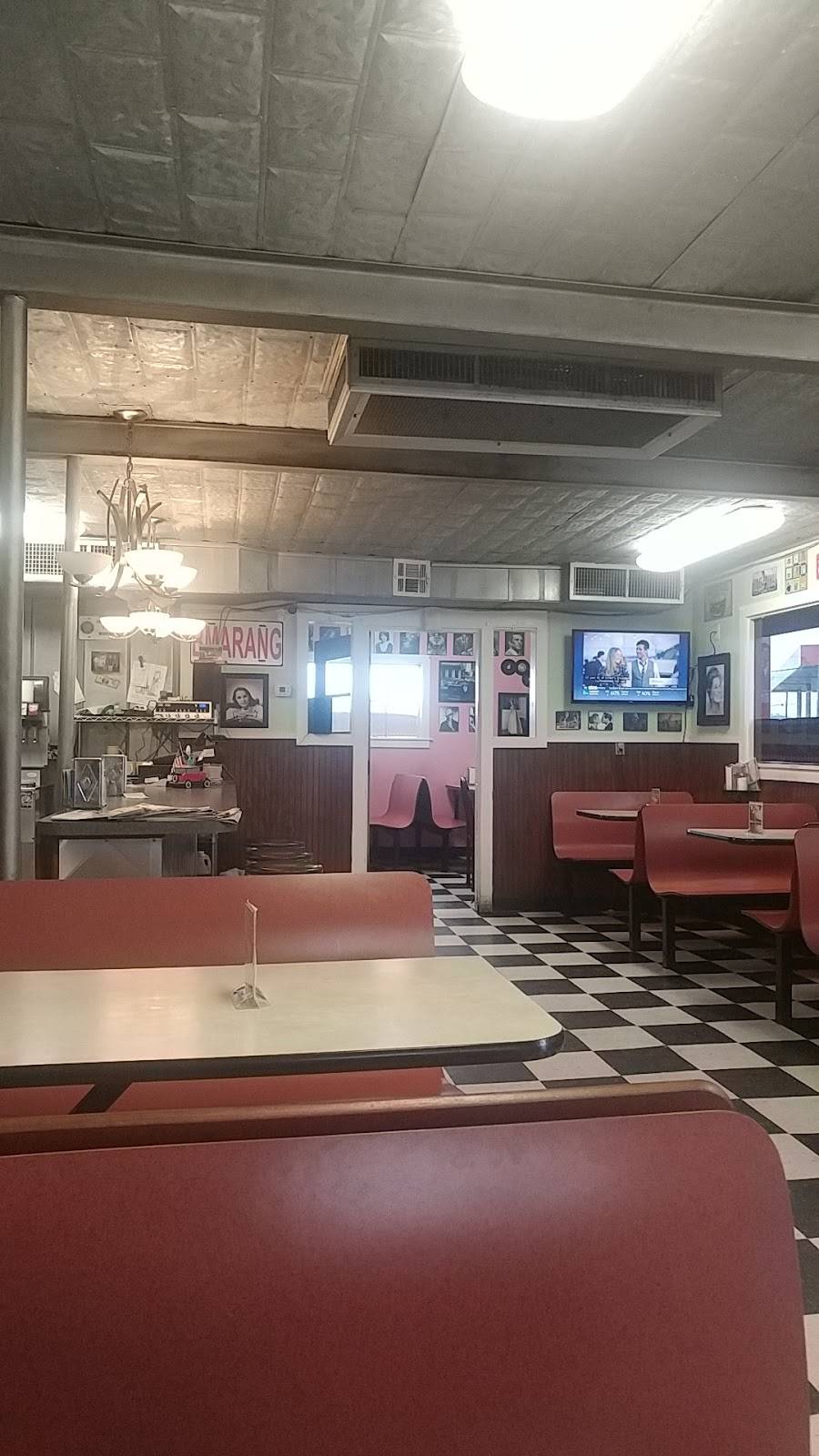 Boomarang Diner | restaurant | 3244 S Cherokee Dr, Muskogee, OK 74403, USA | 9186813377 OR +1 918-681-3377