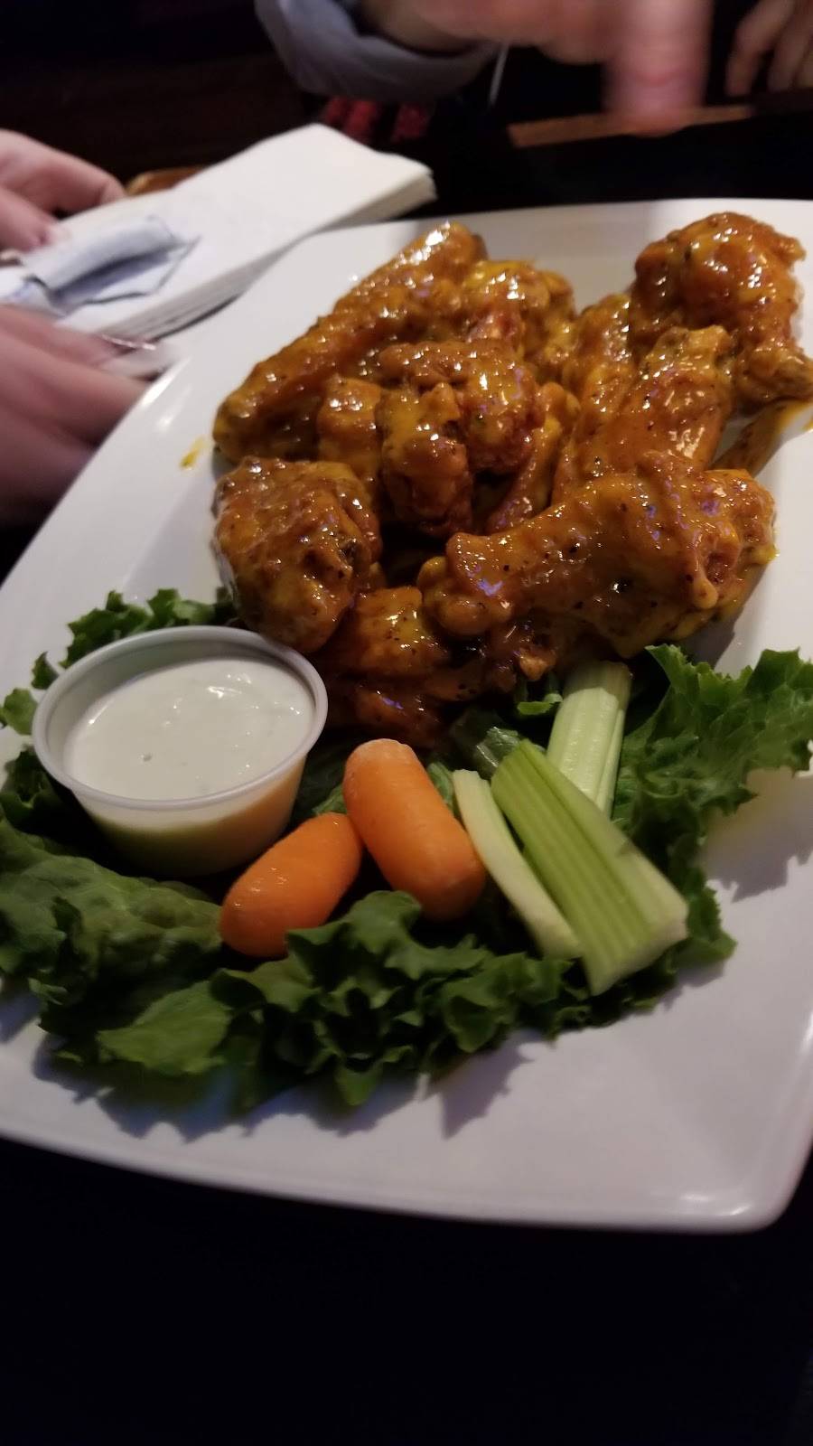 GS Steamers Bar & Grill | restaurant | 70 E 1st St, Oswego, NY 13126, USA | 3153420000 OR +1 315-342-0000