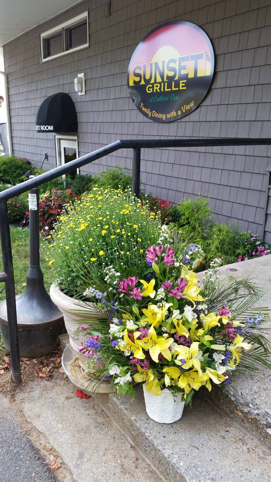 Sunset Grille | restaurant | 834 Northfield Rd, Watertown, CT 06795, USA | 8604176688 OR +1 860-417-6688