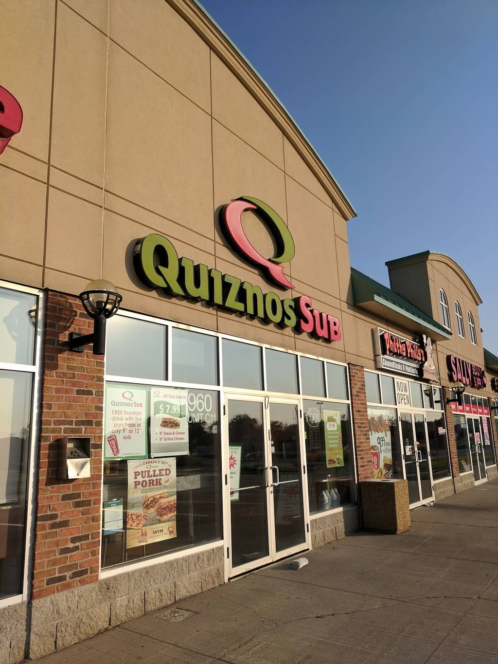 Quiznos | restaurant | 960 Southdown Rd Unit C11, Mississauga, ON L5J 2Y4, Canada | 9058550782 OR +1 905-855-0782
