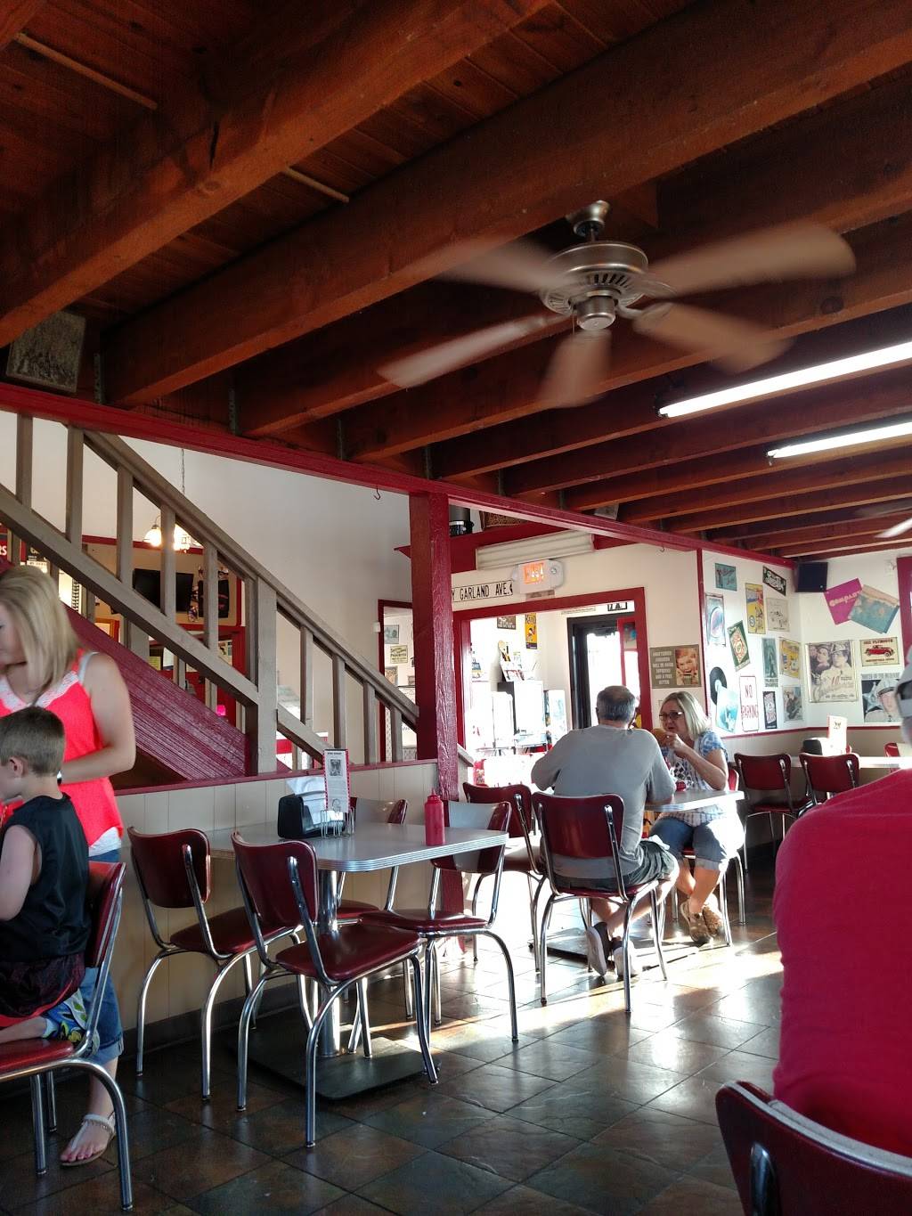 Bionic Burger Hamburgers | restaurant | 660 N Ridge Rd #101, Wichita, KS 67212, USA | 3169453838 OR +1 316-945-3838