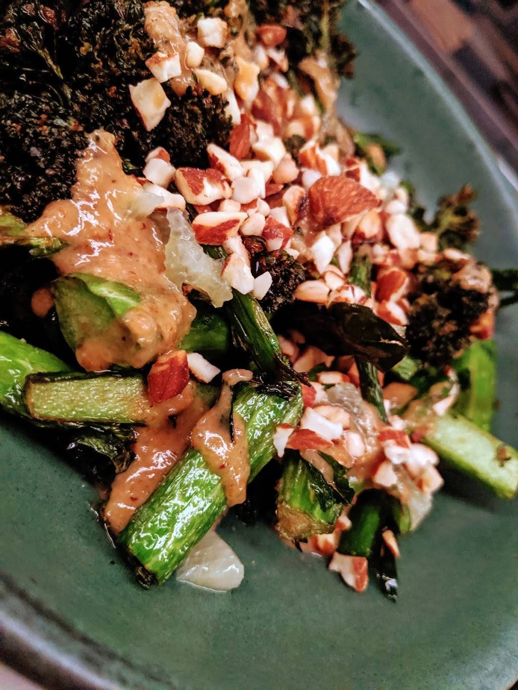 Mineral | restaurant | 1027 Yonge St, Toronto, ON M4W 2K9, Canada | 4169258565 OR +1 416-925-8565