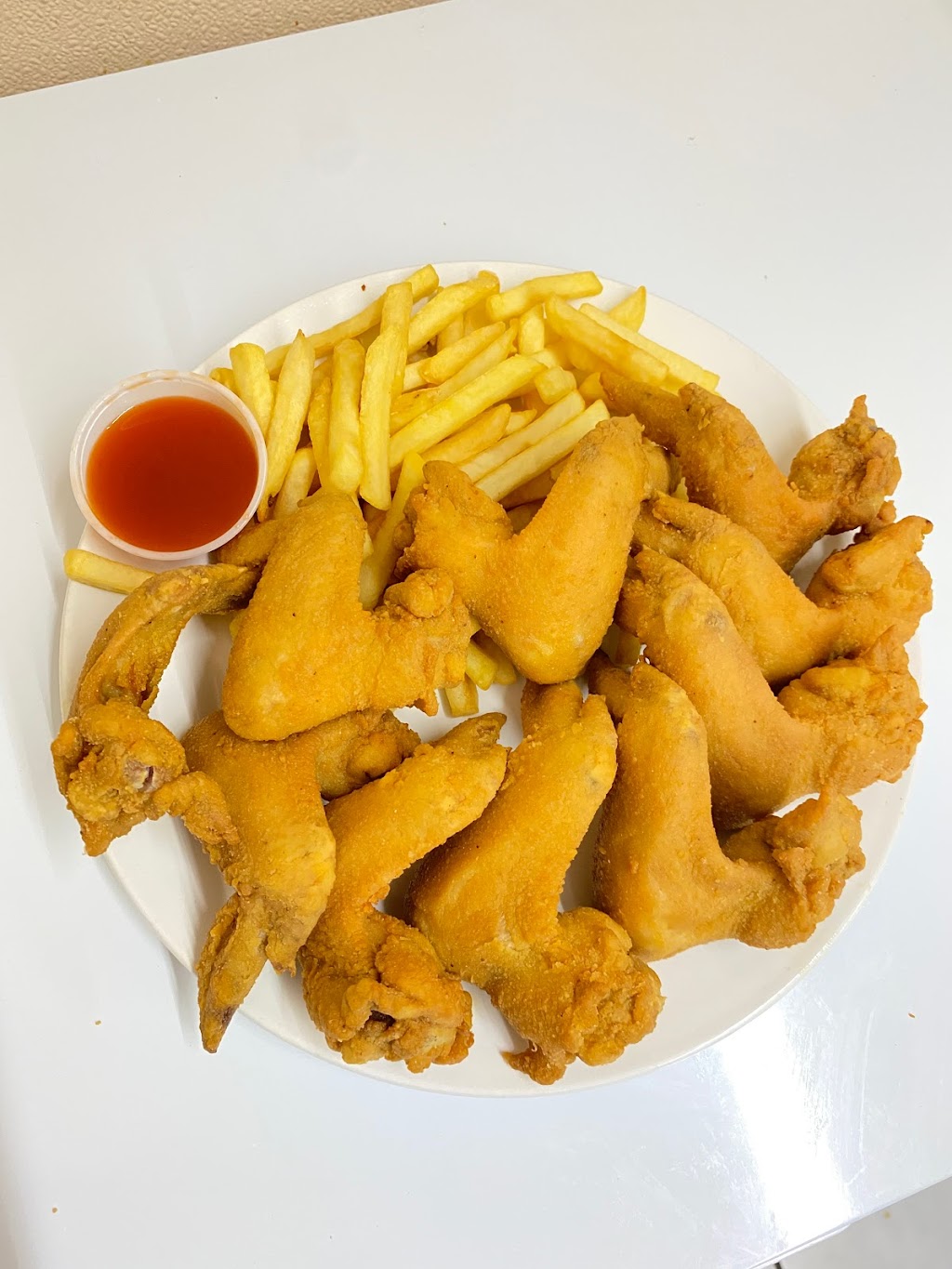 Hook Fish and Chicken | restaurant | 715 E Main St, Pahokee, FL 33476, USA | 5612859199 OR +1 561-285-9199