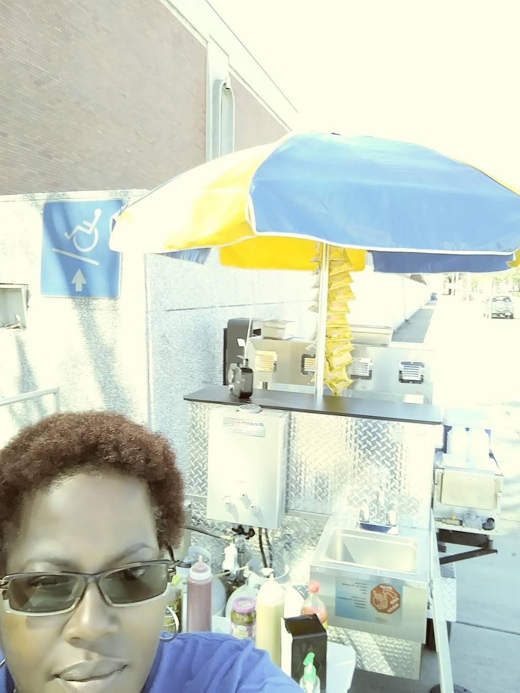 Quickies By Renee | meal takeaway | 800 Crawford Pkwy, 3816 Greenwood Dr, Portsmouth, VA 23701, USA | 7573396104 OR +1 757-339-6104